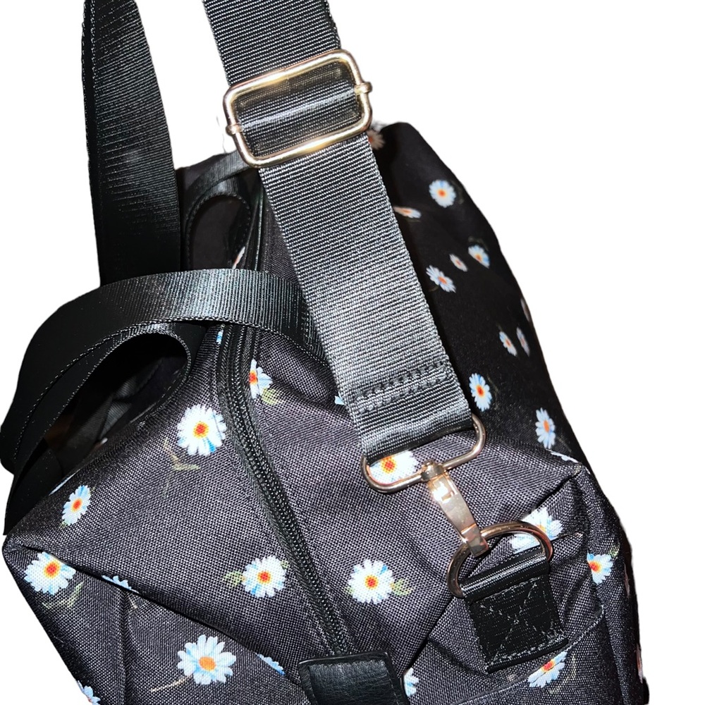 🌟NWT🌟 Alice + Olivia by Stacey Bendet Daisy Floral Duffle Bag Weekender - Picture 9 of 16